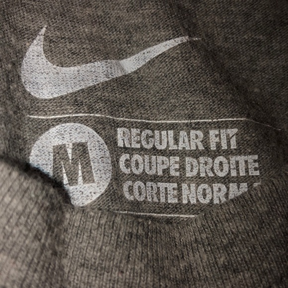 Nike tee - Picture 2 of 2